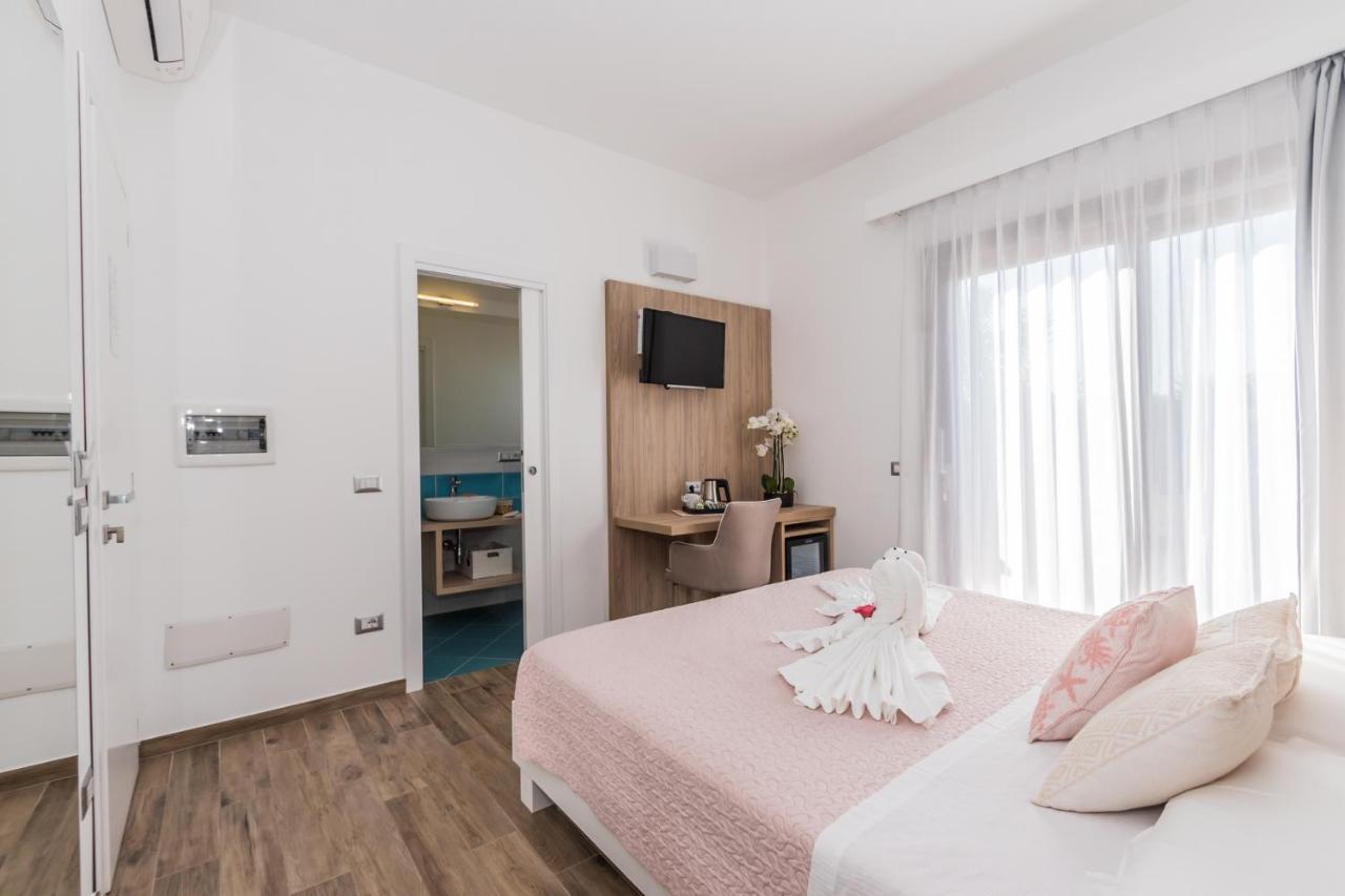 Relais Del Borgo- Domo Hotell Porto San Paolo  Eksteriør bilde