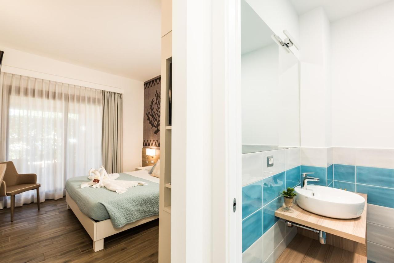 Relais Del Borgo- Domo Hotell Porto San Paolo  Eksteriør bilde