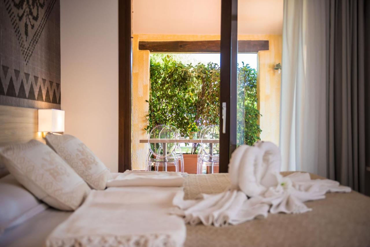Relais Del Borgo- Domo Hotell Porto San Paolo  Eksteriør bilde
