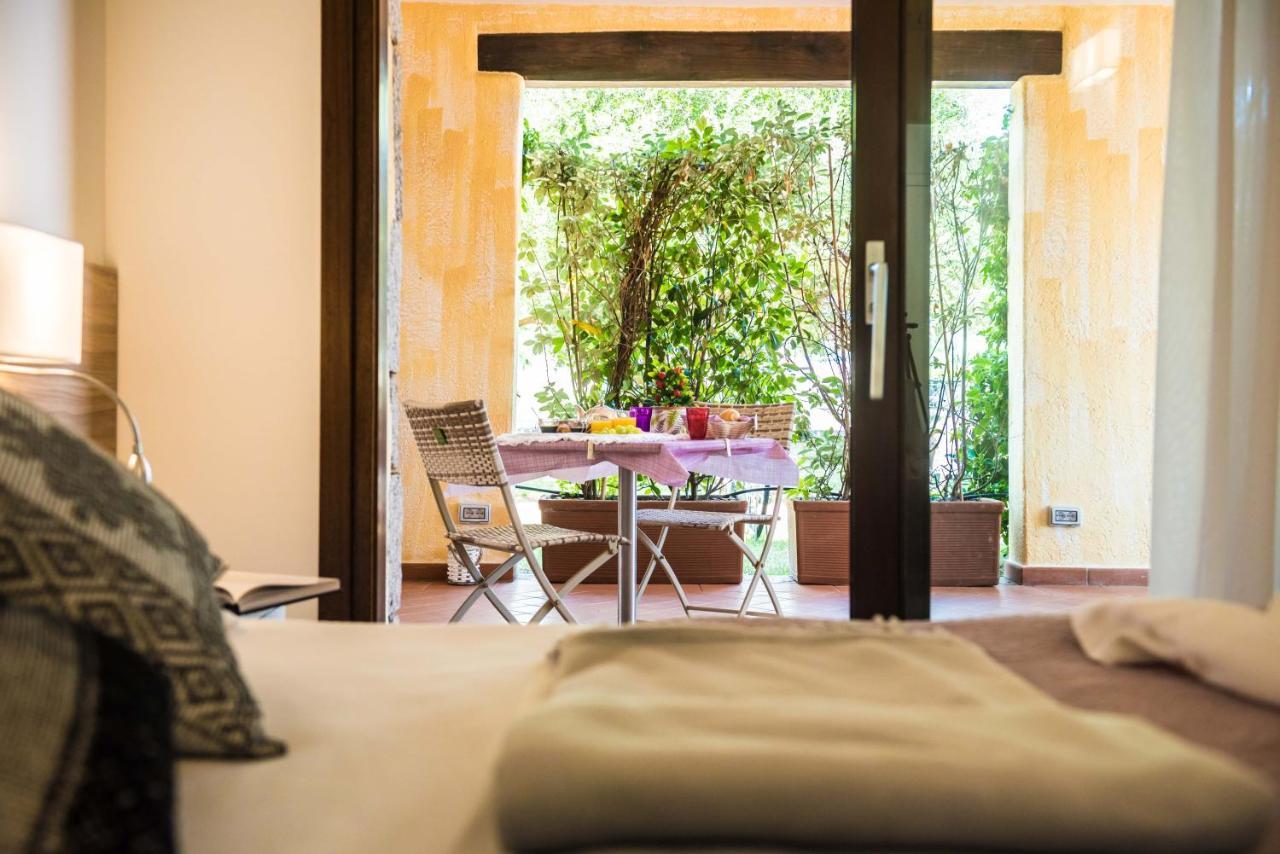 Relais Del Borgo- Domo Hotell Porto San Paolo  Eksteriør bilde