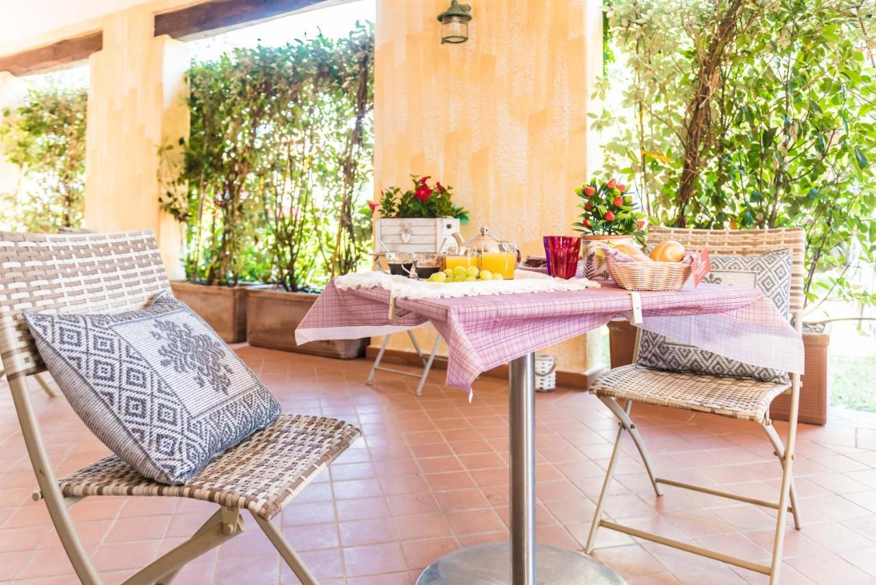 Relais Del Borgo- Domo Hotell Porto San Paolo  Eksteriør bilde