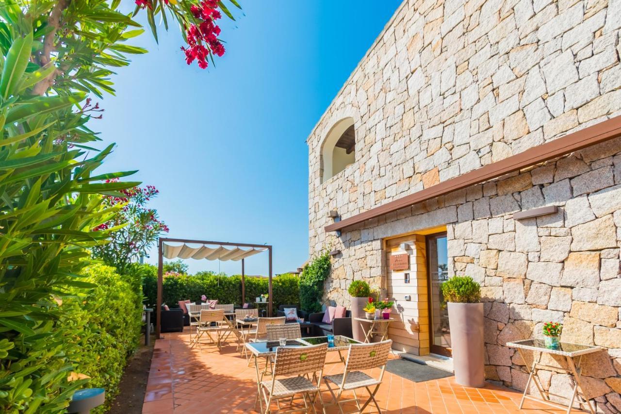 Relais Del Borgo- Domo Hotell Porto San Paolo  Eksteriør bilde