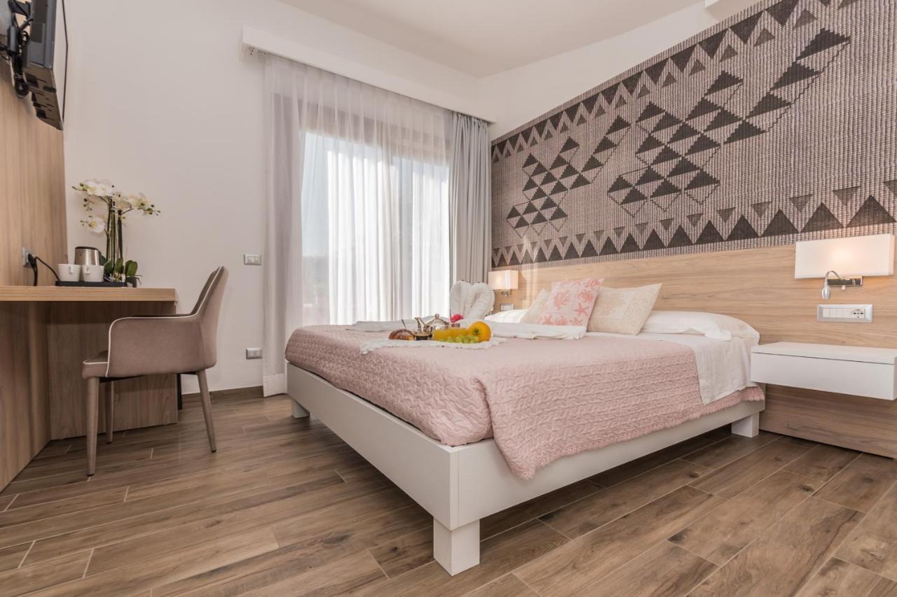 Relais Del Borgo- Domo Hotell Porto San Paolo  Eksteriør bilde